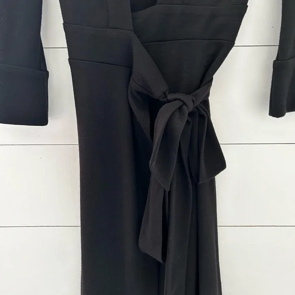 Diane Von Furstenburg 100% Wool Wrap Dress - Picture 4 of 9